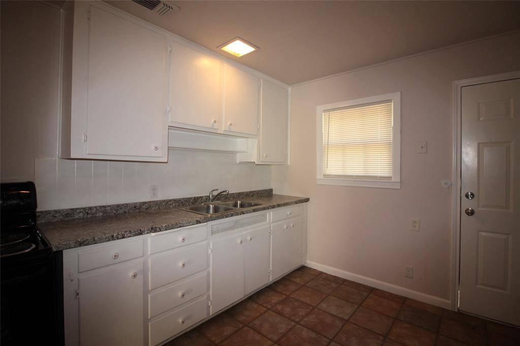 5020 Cedar Hill Road, Fort Worth, TX 76116