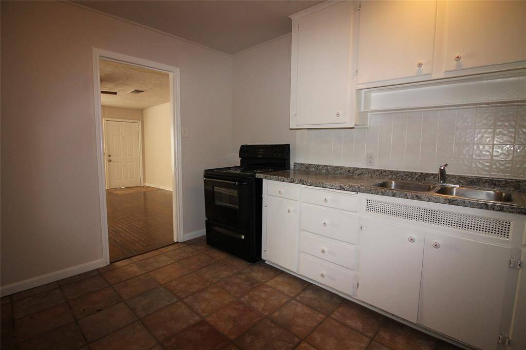 5020 Cedar Hill Road, Fort Worth, TX 76116