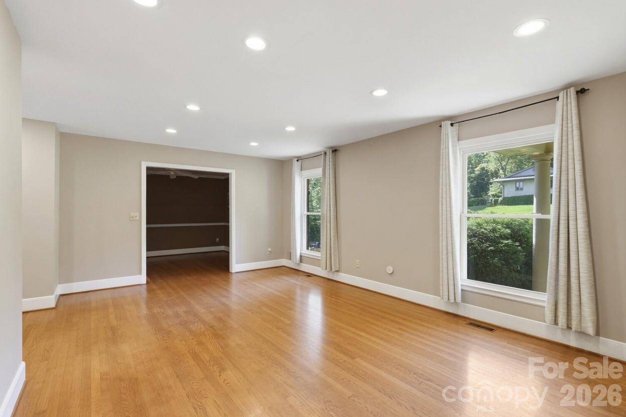 2620 Lynbridge DR, Charlotte, NC 28226