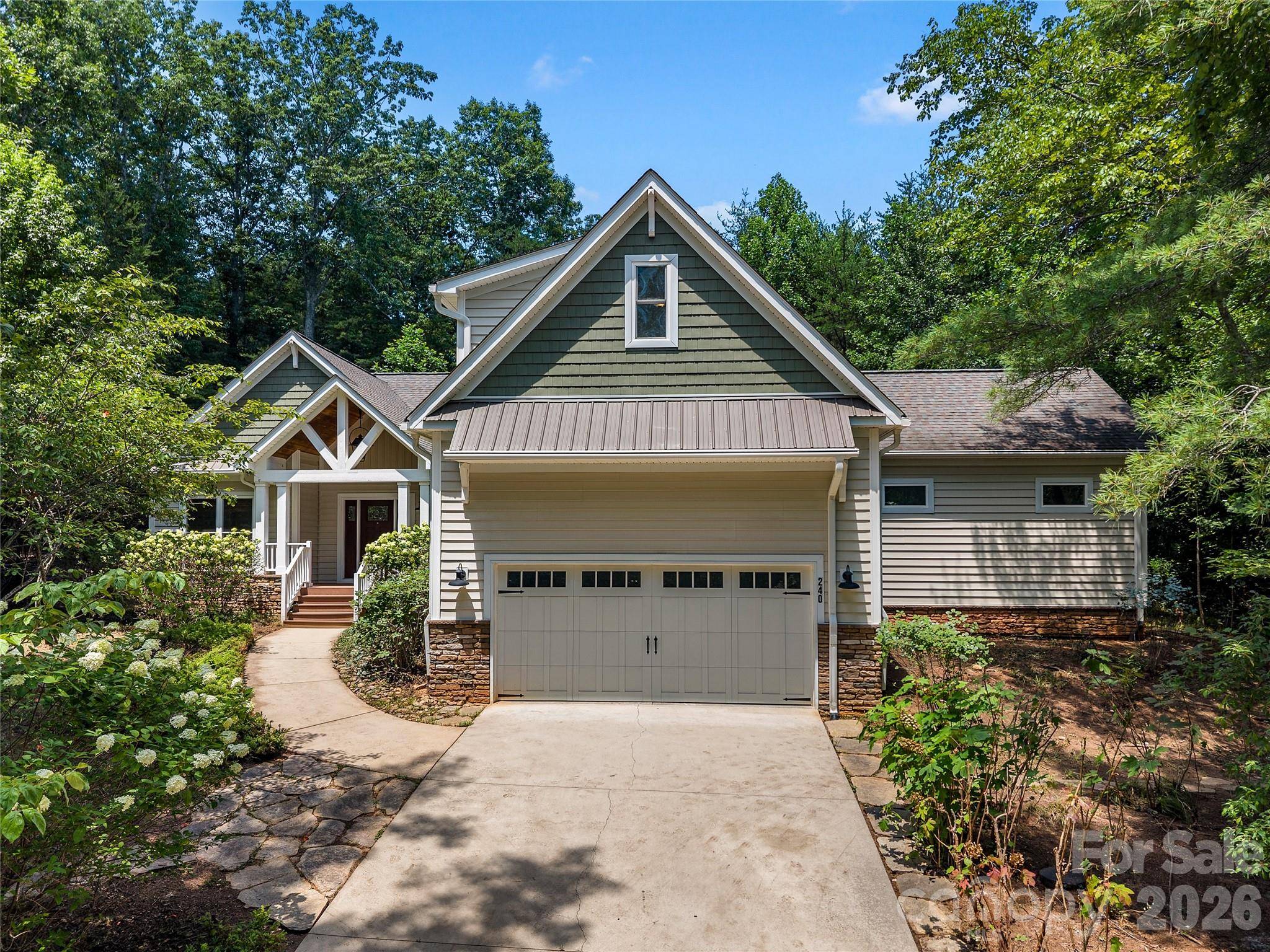 240 Persimmon Hill DR, Columbus, NC 28722
