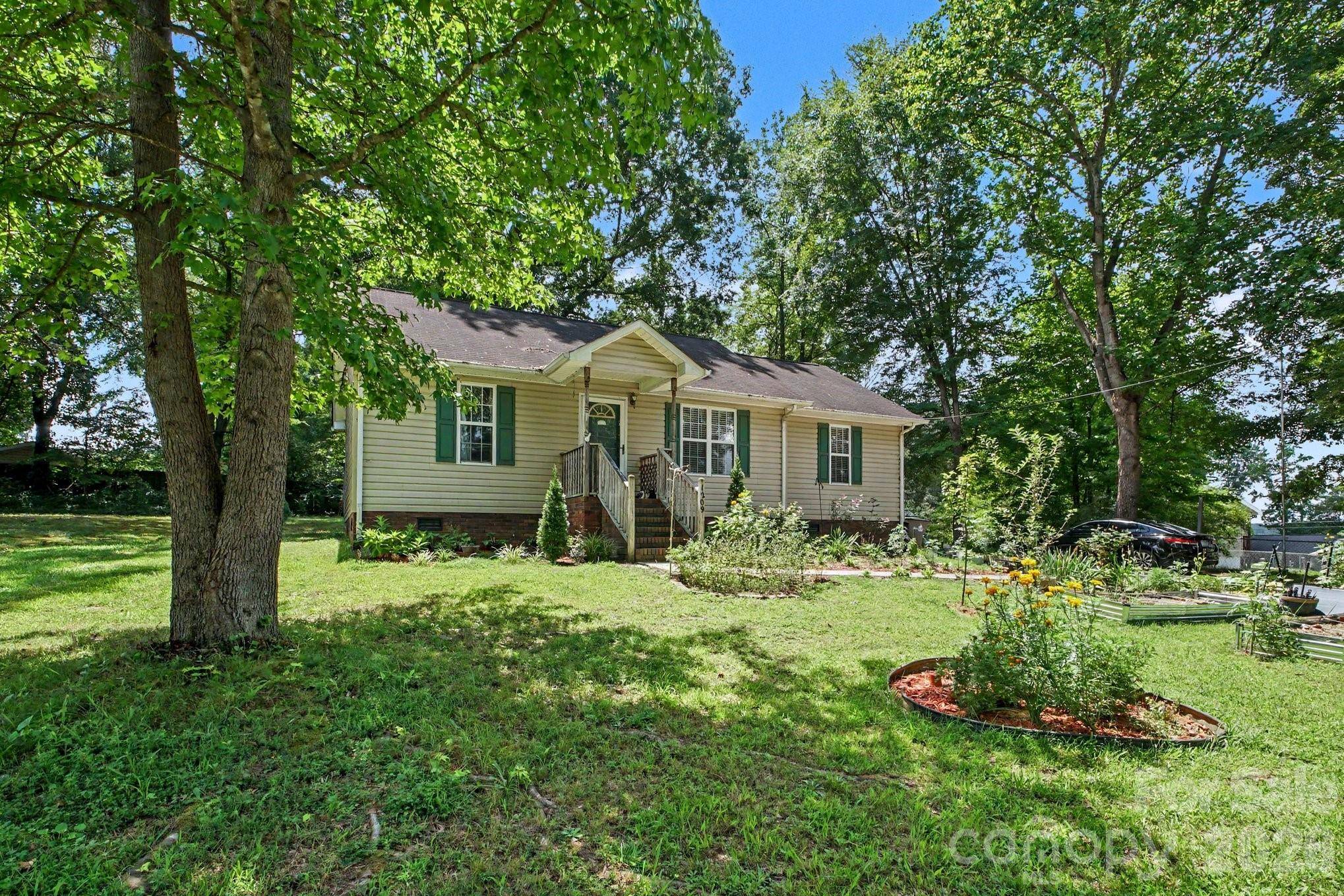 1209 S Juniper ST, Kannapolis, NC 28081