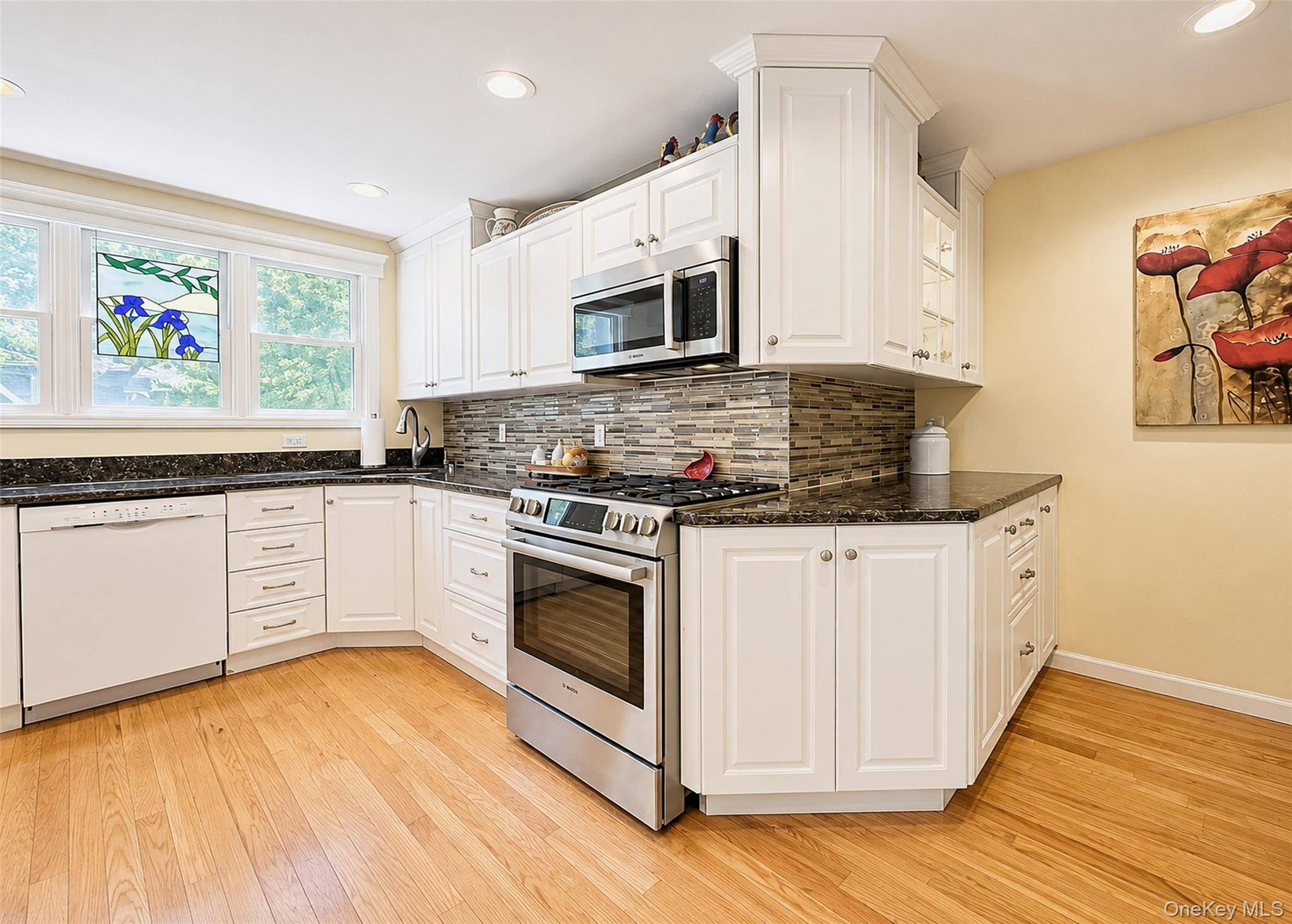 20 Tall Pines LN, Nesconset, NY 11767
