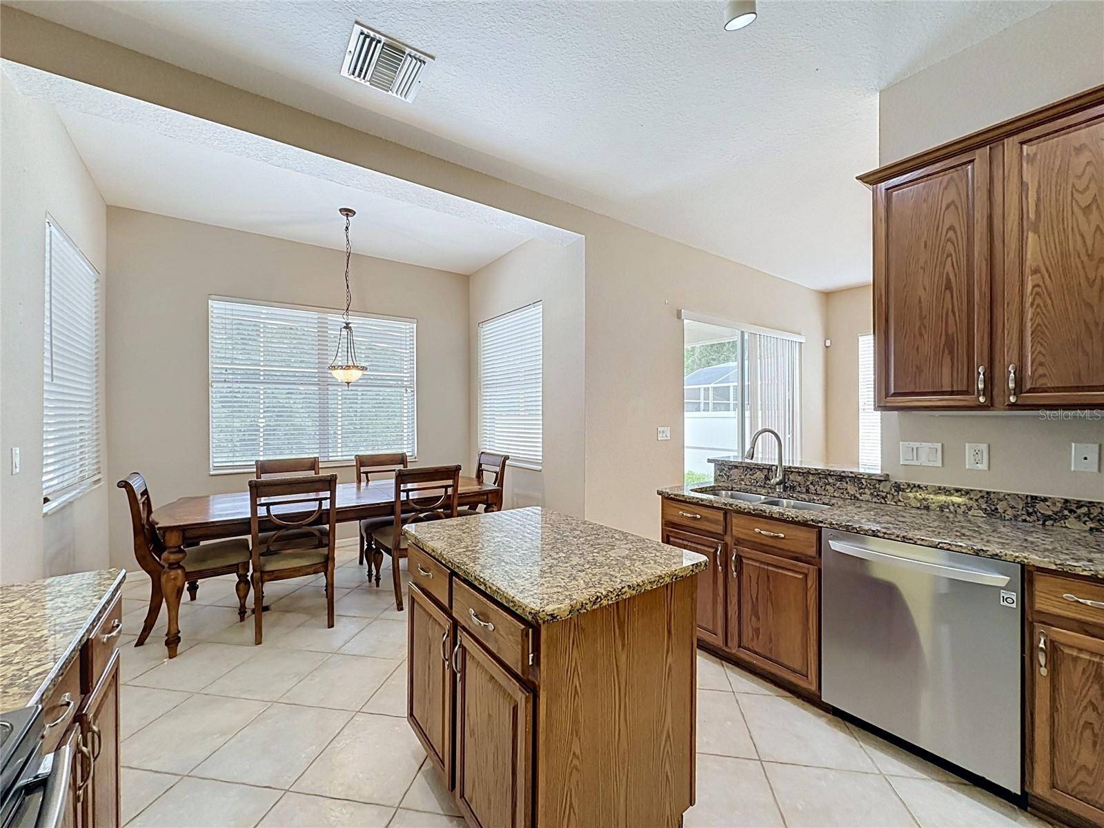 468 PINEWOOD DR, Davenport, FL 33896