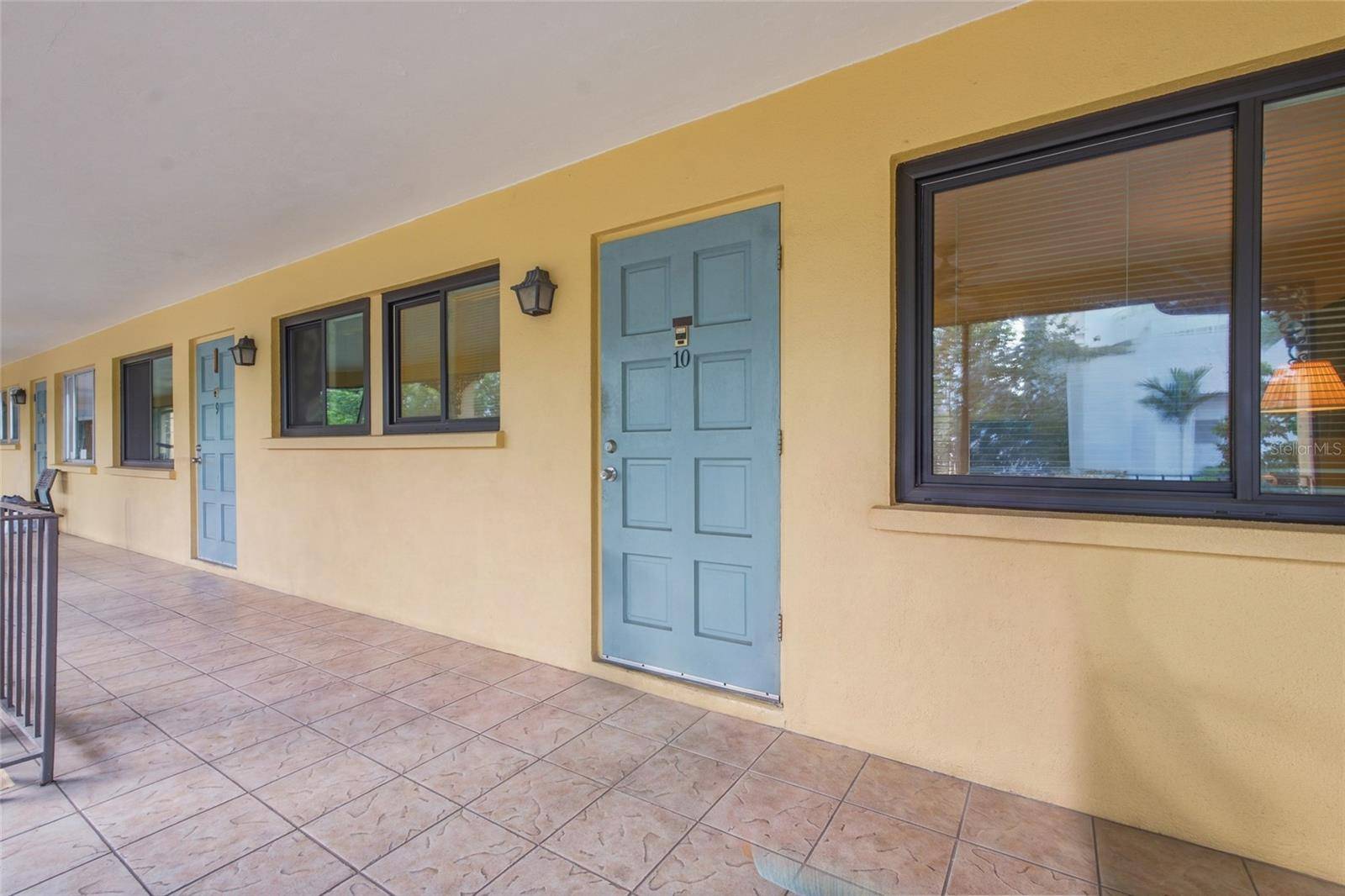 615 S PALM AVE #10, Sarasota, FL 34236