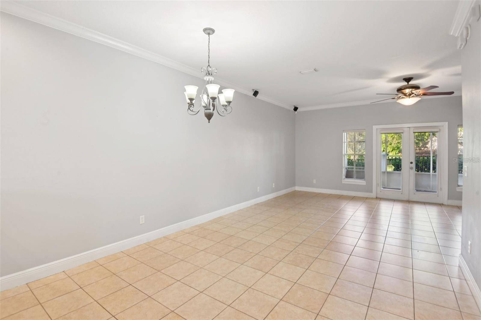 300 VALENCIA CIR, St Petersburg, FL 33716