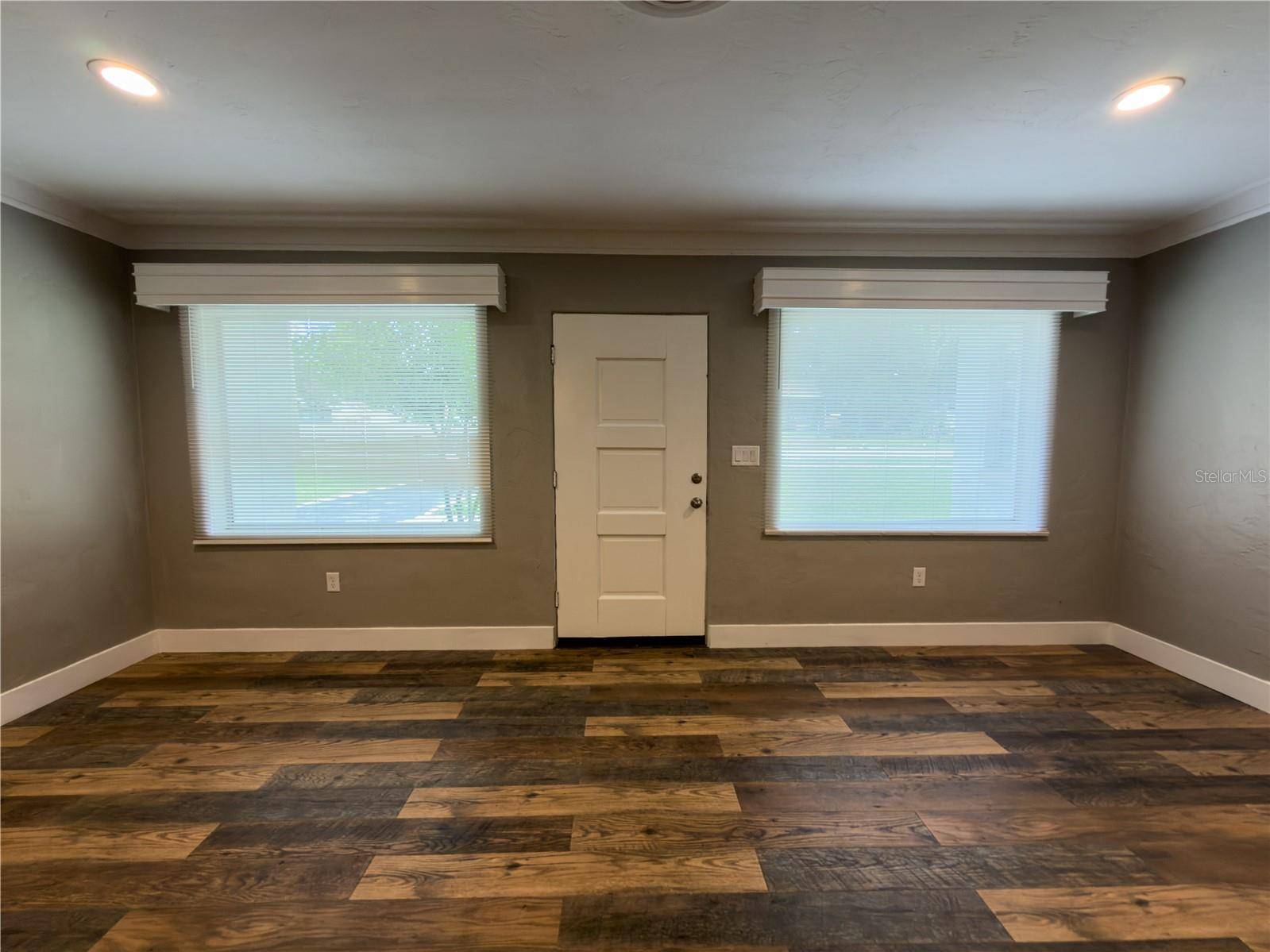374 W GRAVES AVE, Orange City, FL 32763