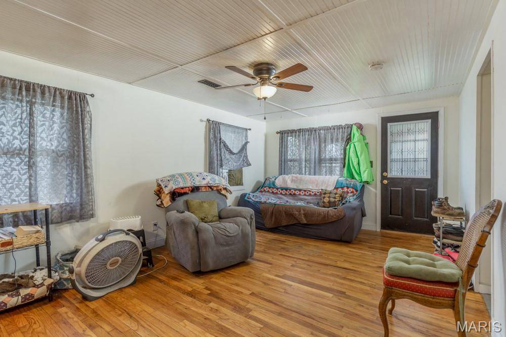 363 N Jackson AVE, Lebanon, MO 65536