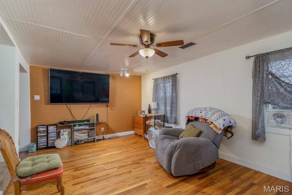 363 N Jackson AVE, Lebanon, MO 65536