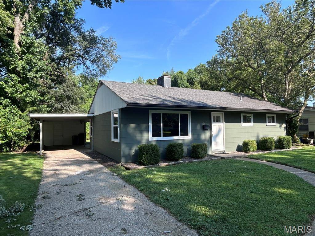 640 Devonshire DR, Belleville, IL 62226