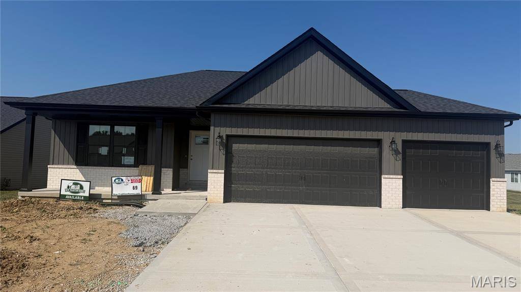 1413 Lake Erie CT, Belleville, IL 62220