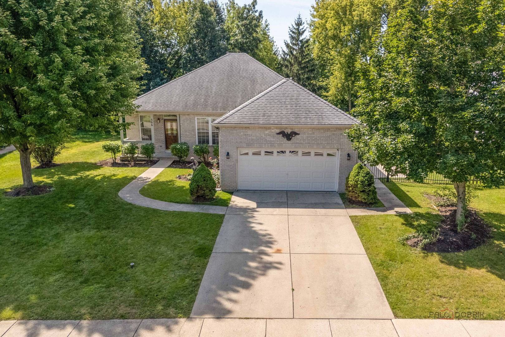 306 Greenview LN, Lake Villa, IL 60046