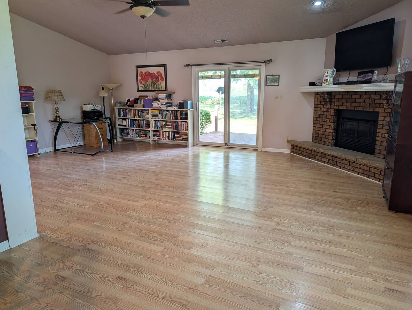 1016 Baxter LN #1, Freeport, IL 61032