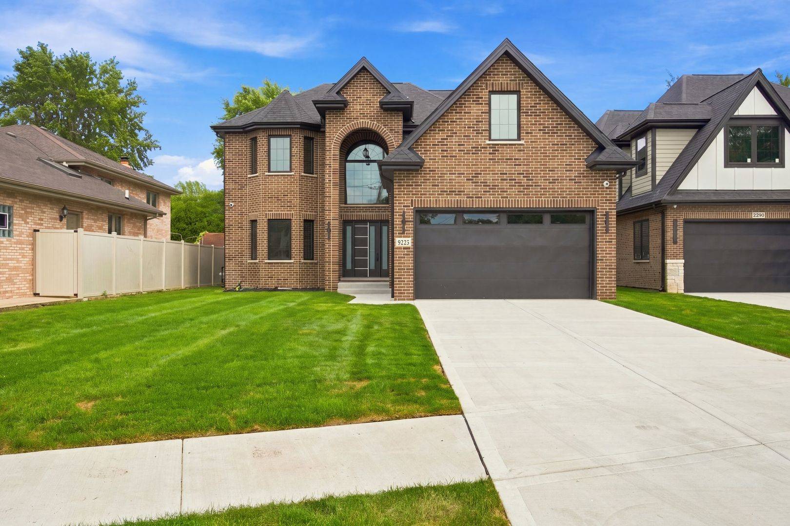 9235 Crescent CT, Oak Lawn, IL 60453