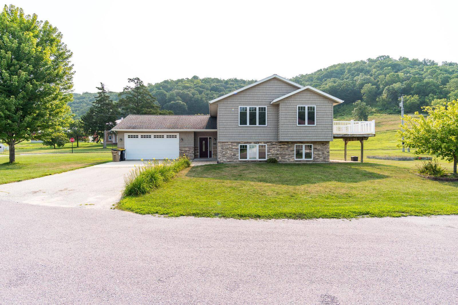 701 Spring CT, Brownsville, MN 55919