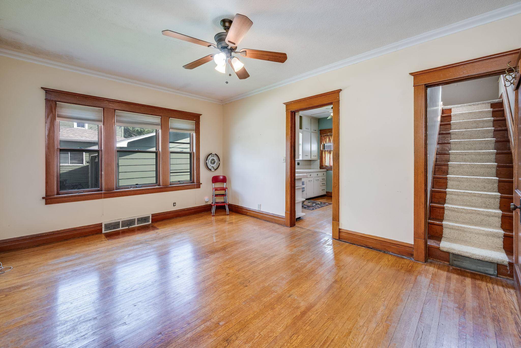 315 W 6th ST, Blue Earth, MN 56013