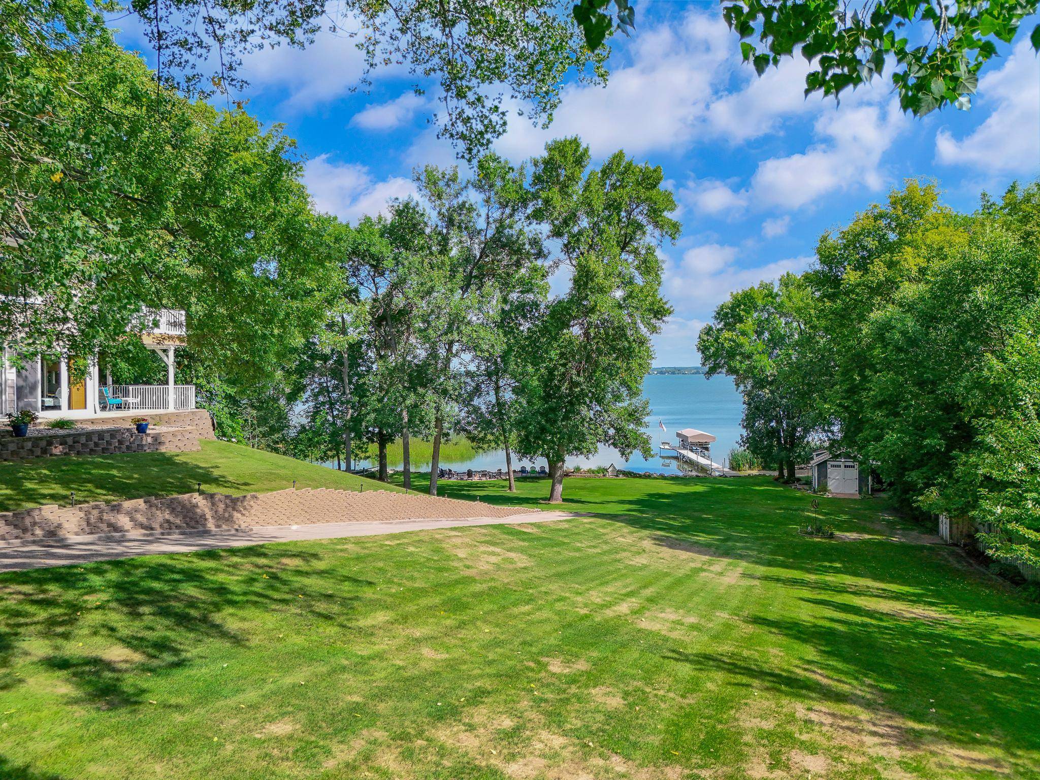 46360 Grand View Dr, Perham, MN 56573