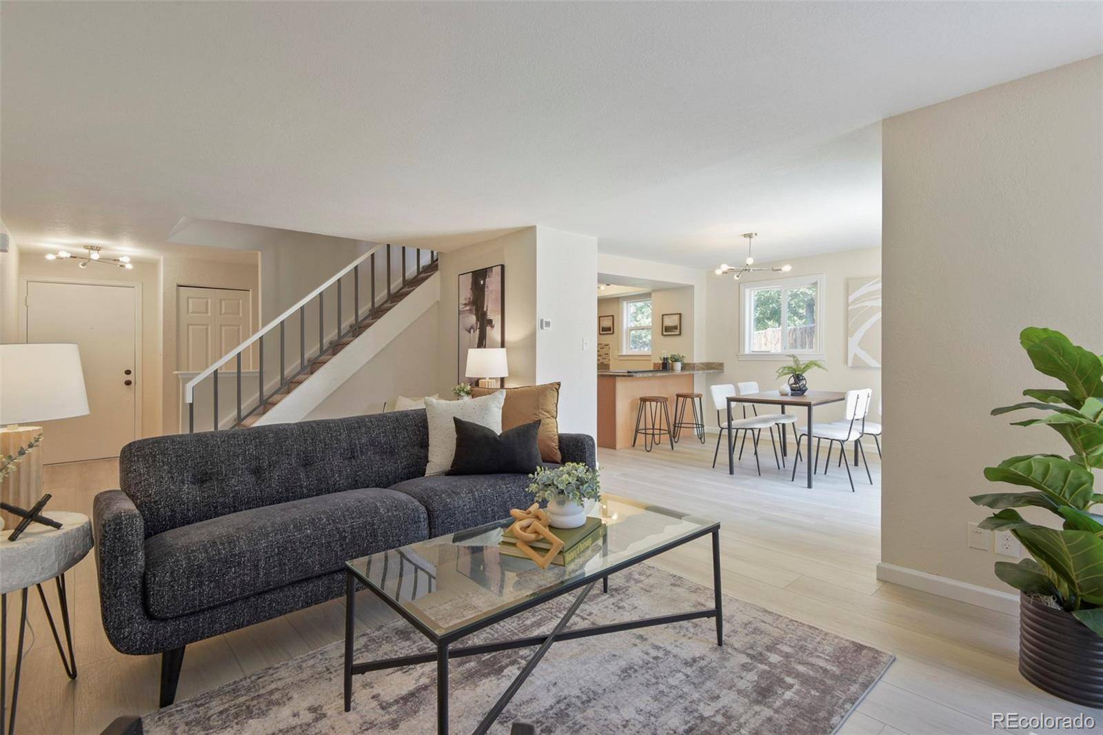 3044 S Macon CIR, Aurora, CO 80014