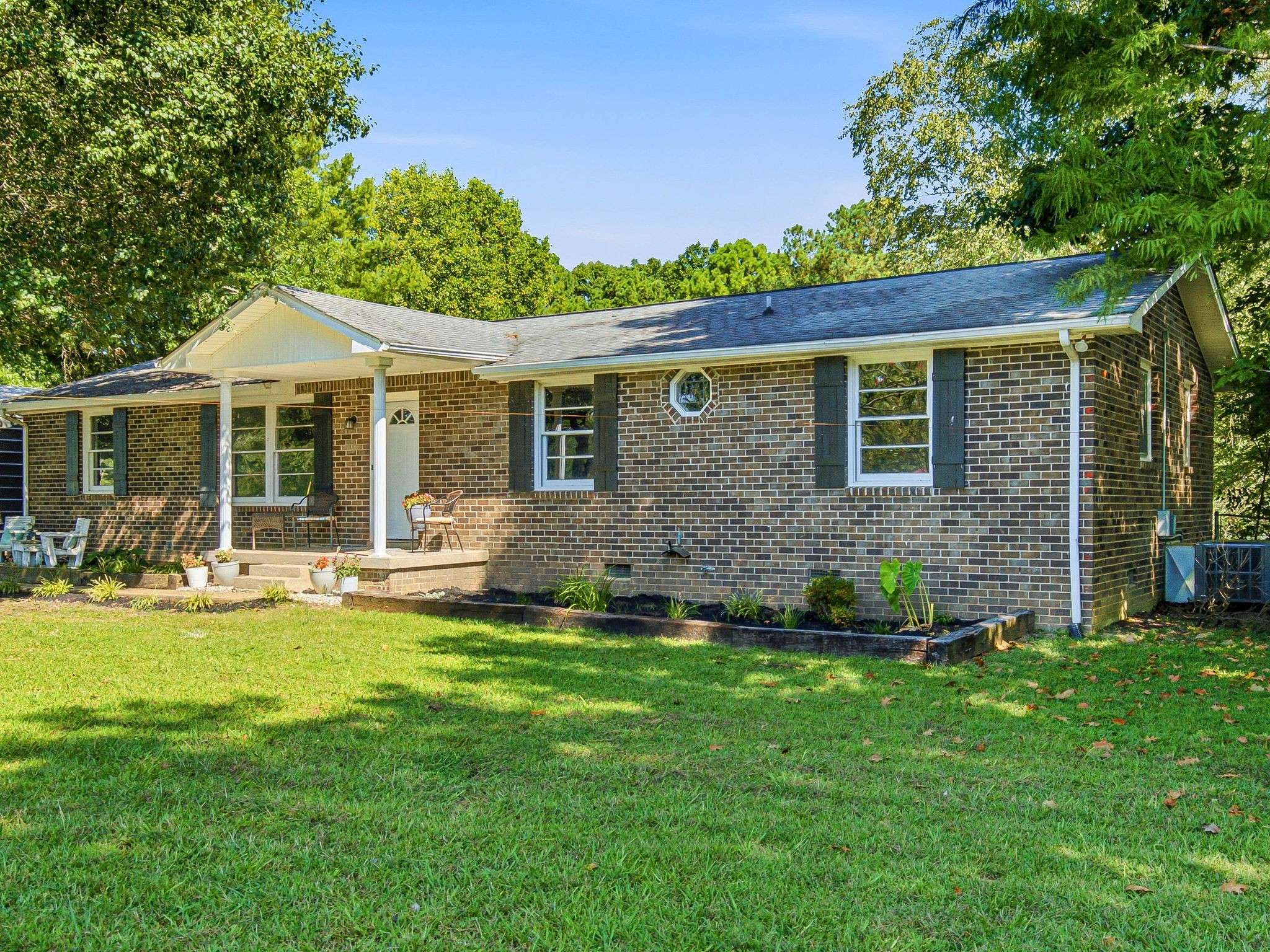 739 Scoutview Rd, Ashland City, TN 37015