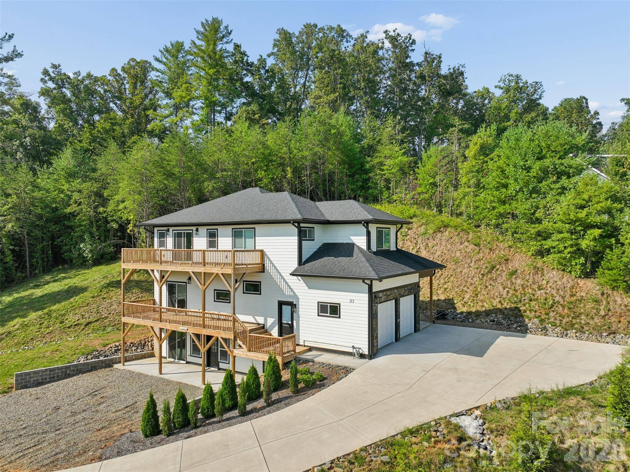 115 Nader AVE, Weaverville, NC 28787