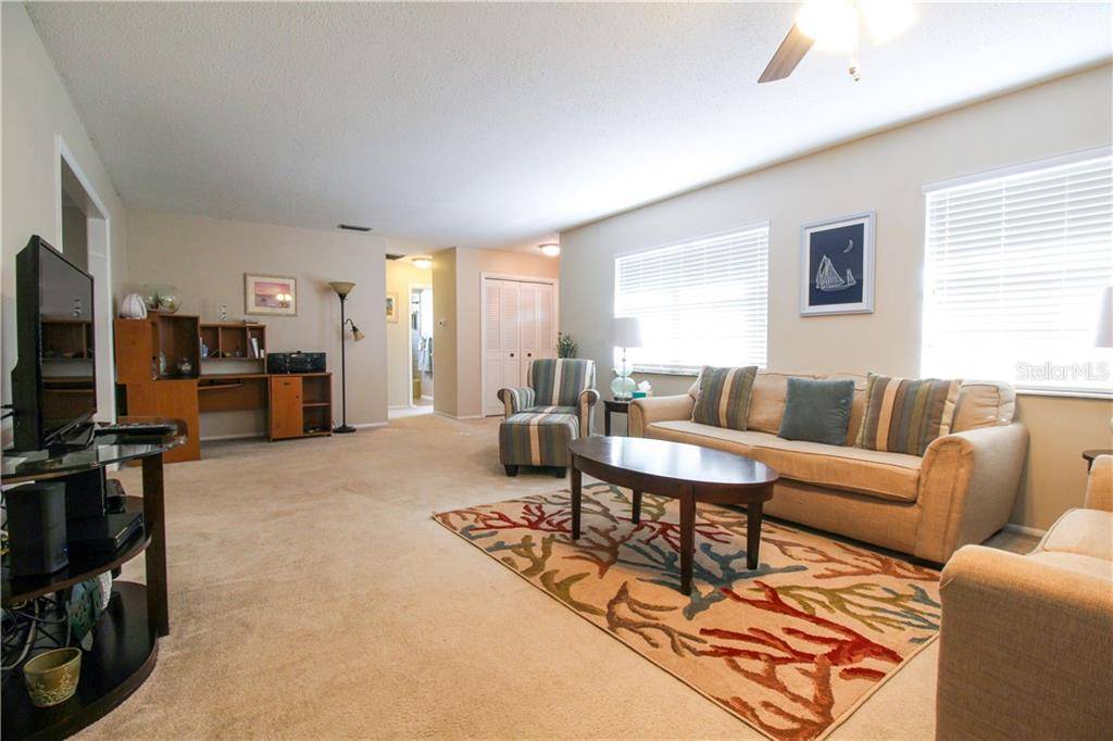 2806 TAUNTON DR W, Bradenton, FL 34205
