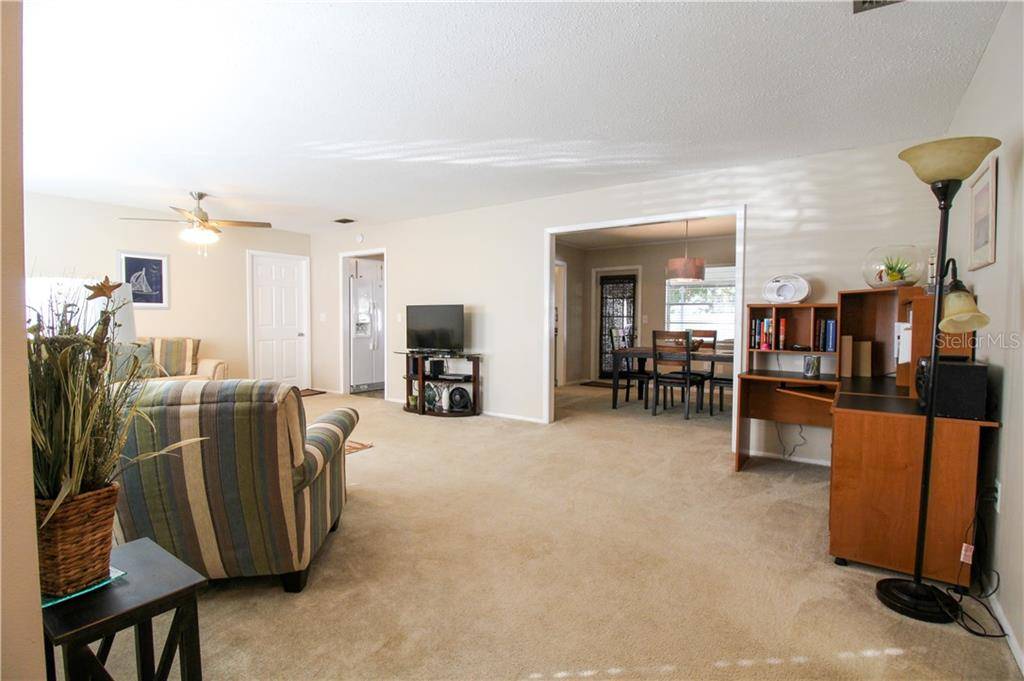 2806 TAUNTON DR W, Bradenton, FL 34205