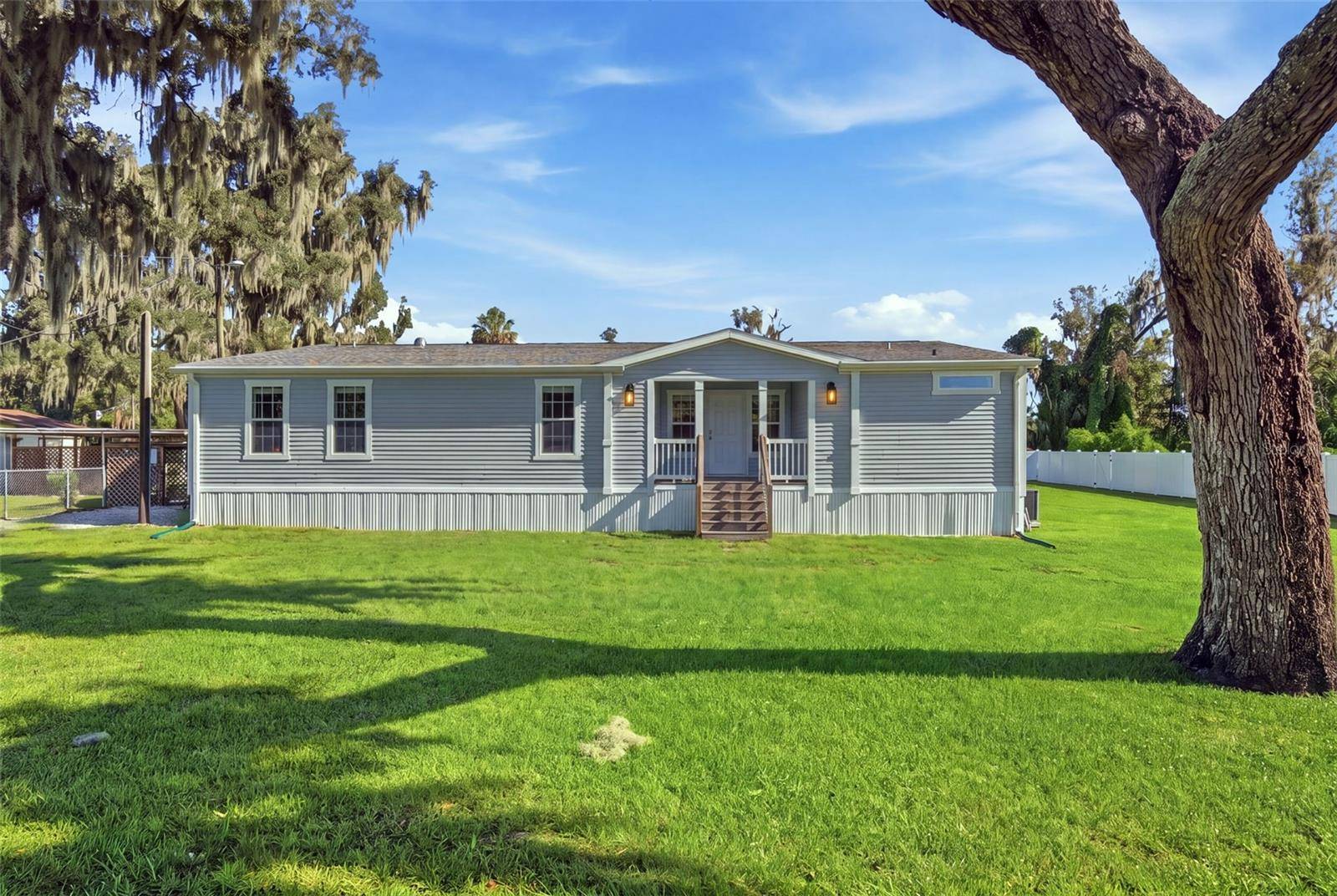 204 E KEYSVILLE RD, Plant City, FL 33567