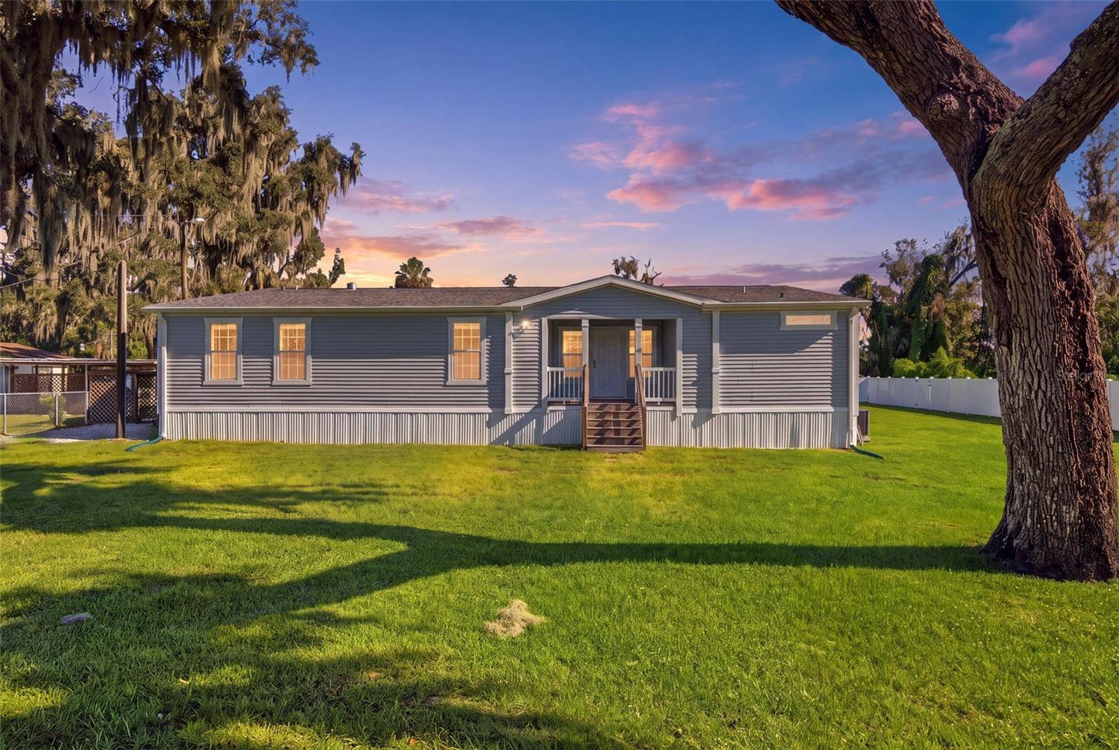 204 E KEYSVILLE RD, Plant City, FL 33567