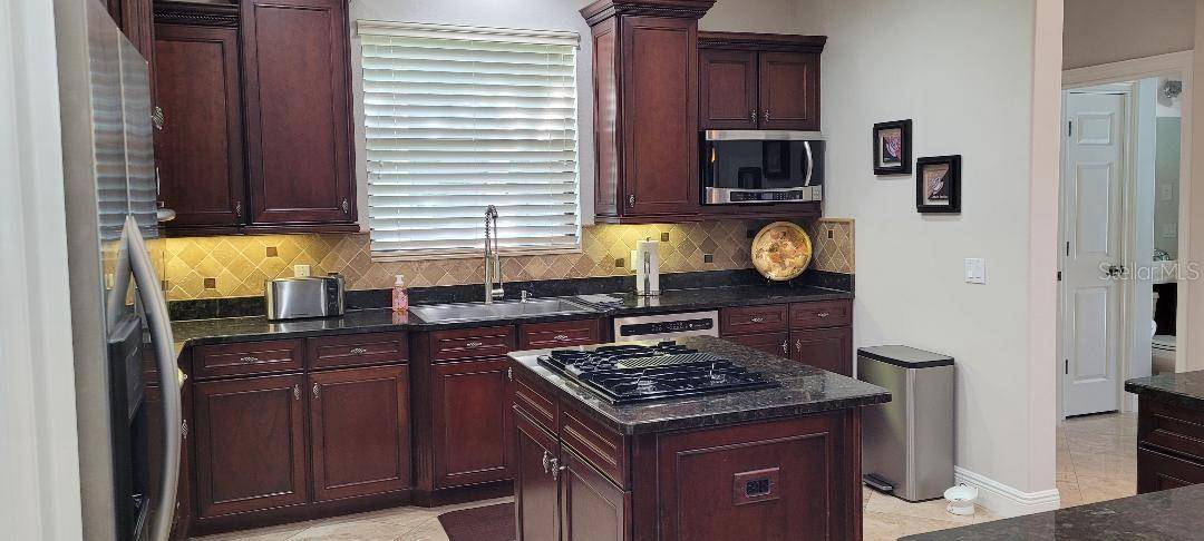 2675 LAKEBREEZE LN S, Clearwater, FL 33759