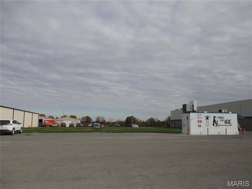 1302 N MARKET ST N, Sparta, IL 62286