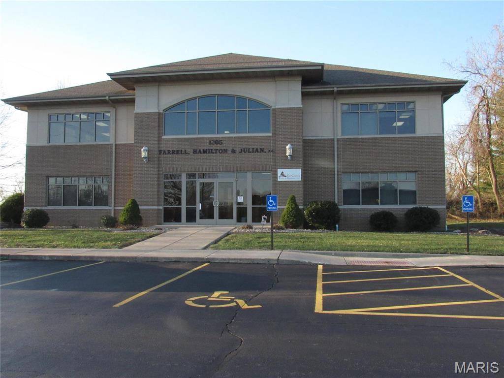 1305 DAdrian Professional Park, Godfrey, IL 62035