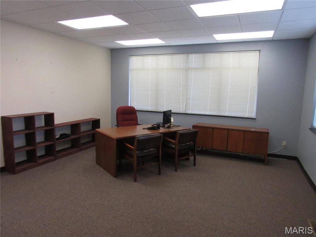 1305 DAdrian Professional Park, Godfrey, IL 62035