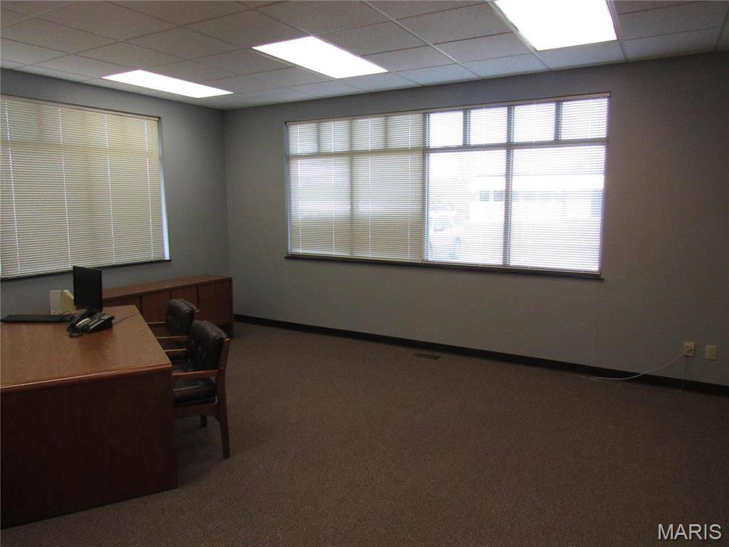1305 DAdrian Professional Park, Godfrey, IL 62035