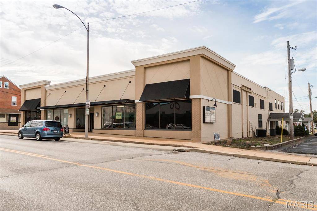 207 N Main Basement Unit B ST N, Columbia, IL 62236