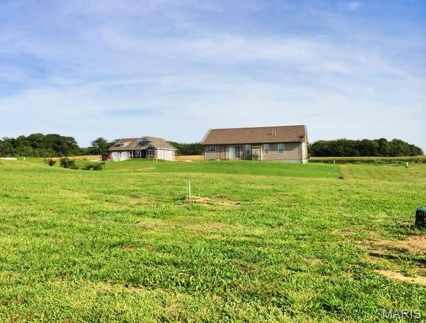 513 BLUFF MEADOWS DR, Valmeyer, IL 62295