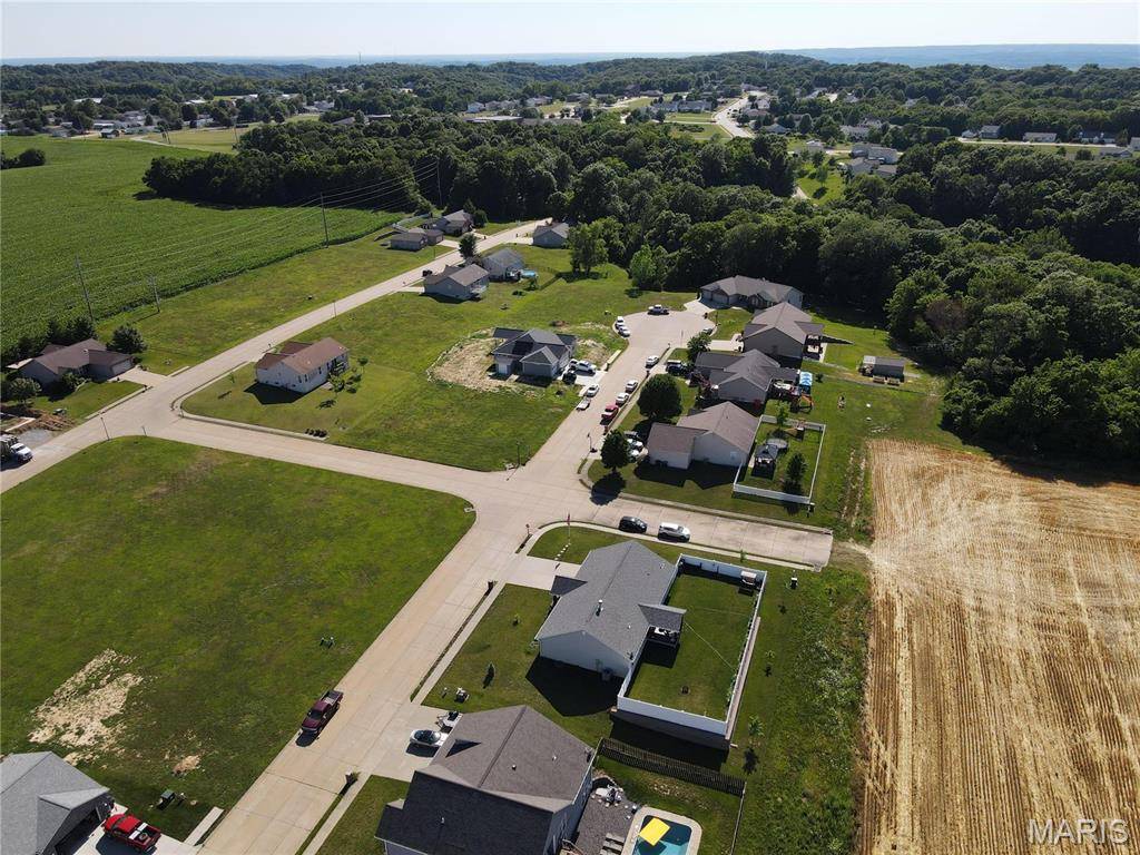 432 BLUFF MEADOWS DR, Valmeyer, IL 62295