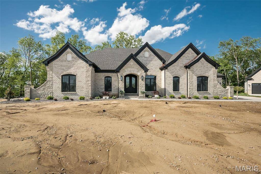 805 Silver Buck LN, Chesterfield, MO 63005