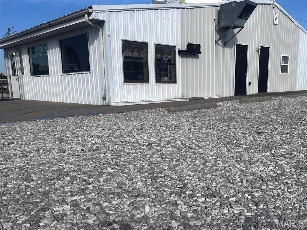 1324 W Saint Joseph ST, Perryville, MO 63775
