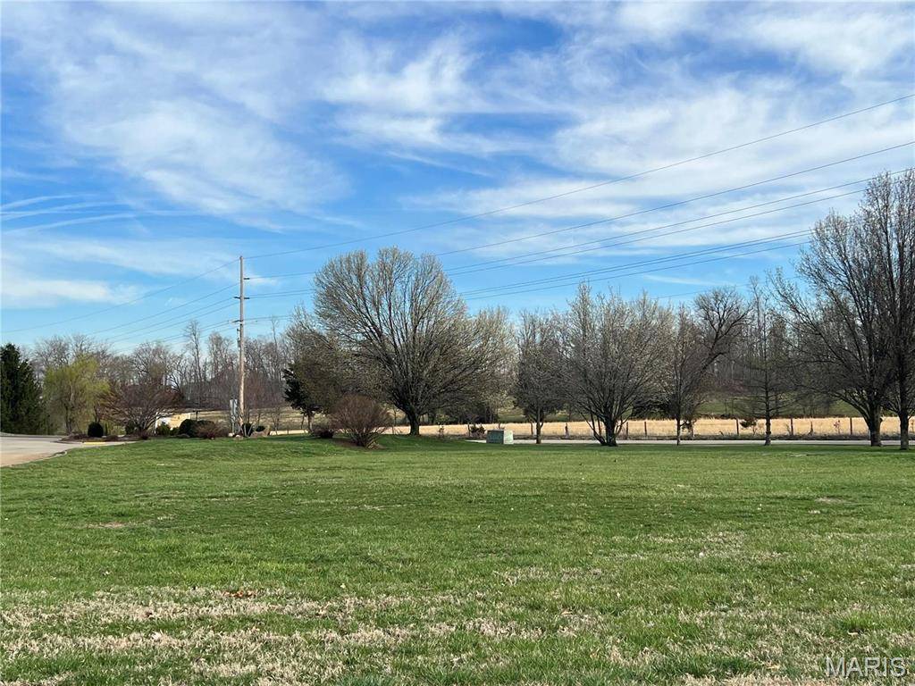 2 Stonebridge CIR, Farmington, MO 63640