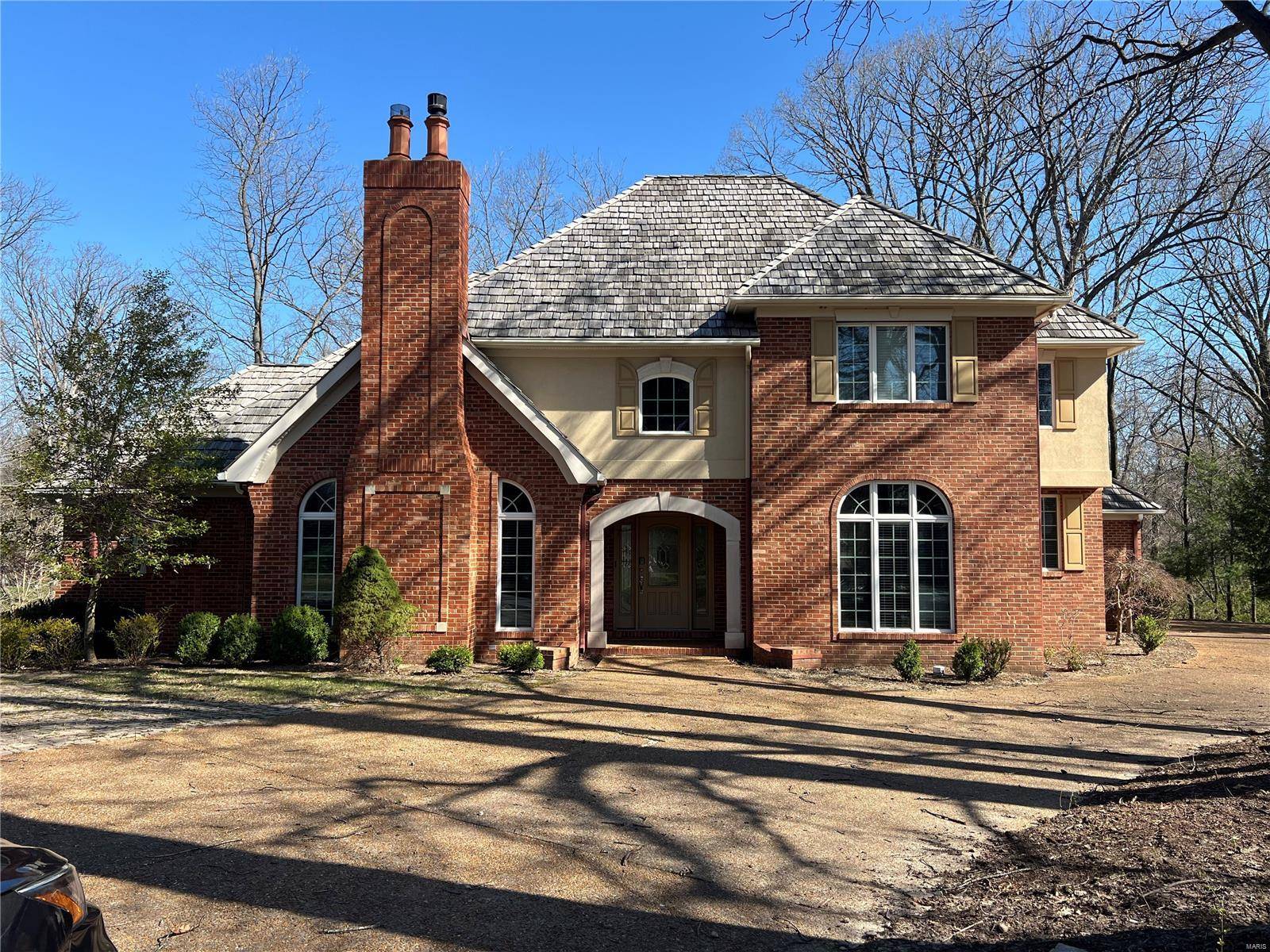 1101 N Oxfordshire LN, Edwardsville, IL 62025