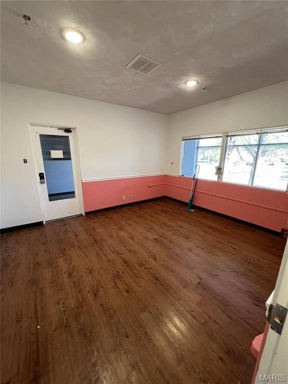 937 Broadway ST #202,300,305,306, Cape Girardeau, MO 63701