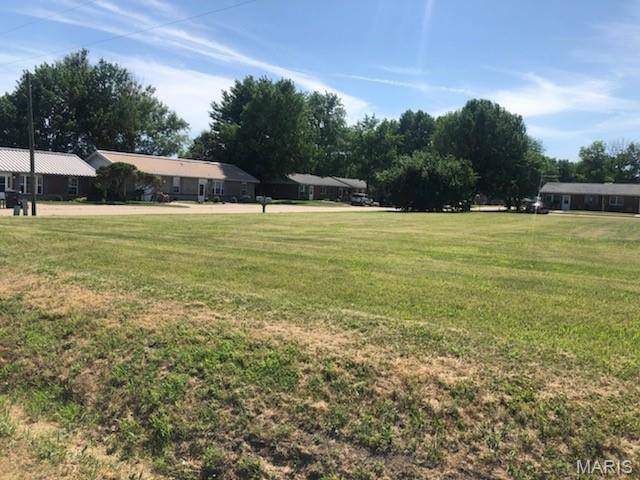 1702 W County RD, Jerseyville, IL 62052