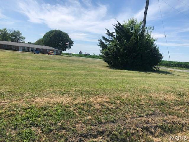 1702 W County RD, Jerseyville, IL 62052