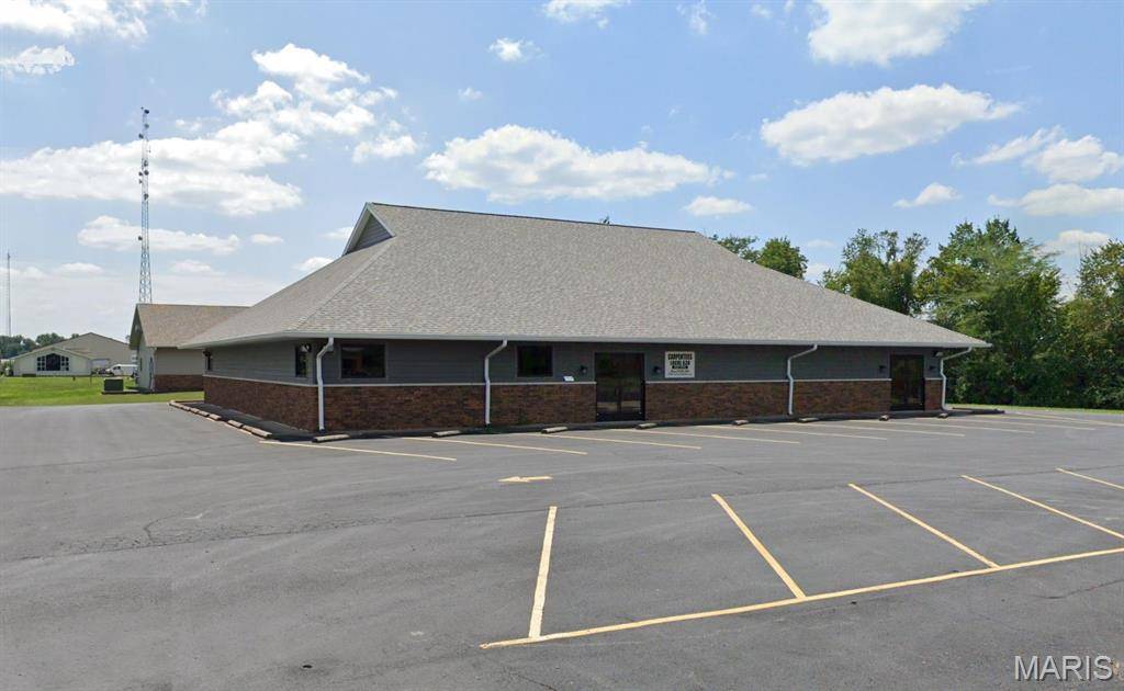 3309 Water Tower RD, Marion, IL 62959