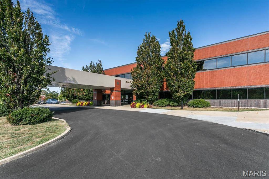 1 Professional DR, Alton, IL 62002