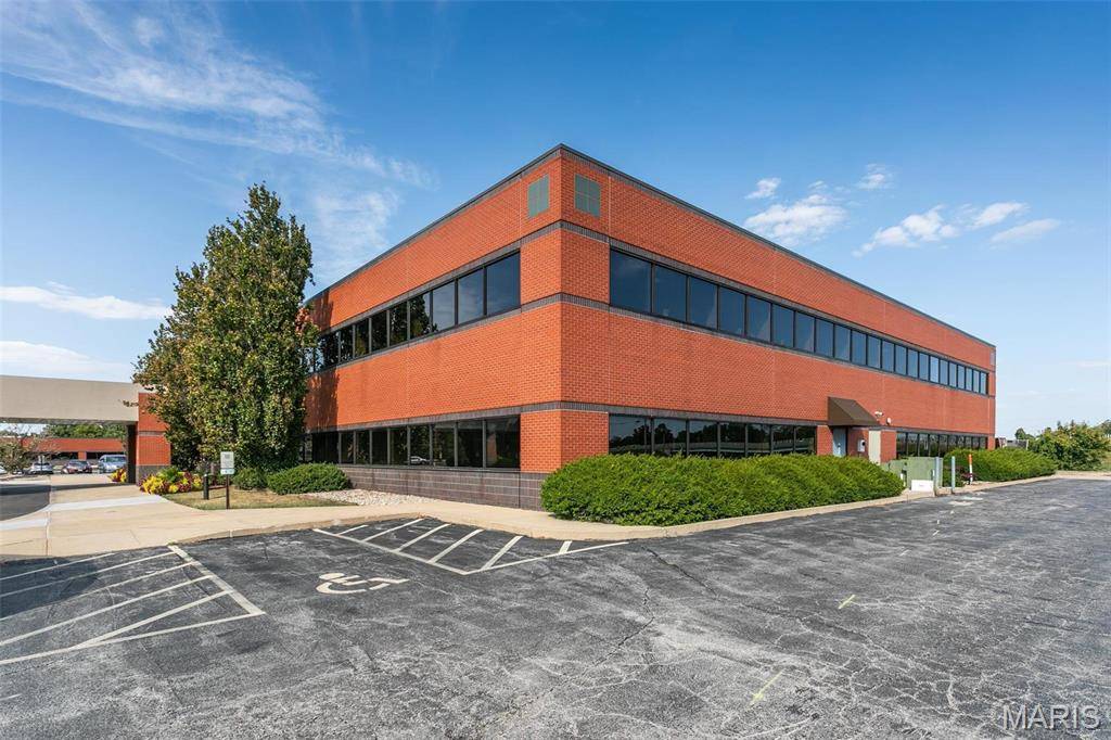 1 Professional DR, Alton, IL 62002