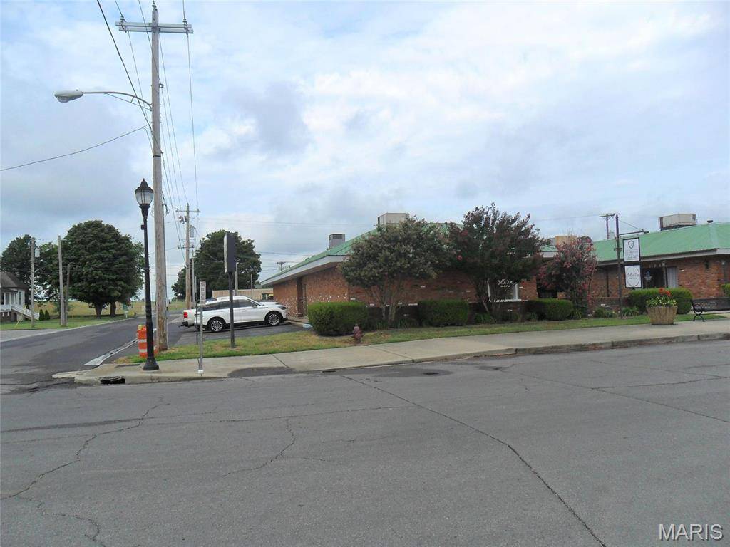 202 Main Street, New Madrid, MO 63869