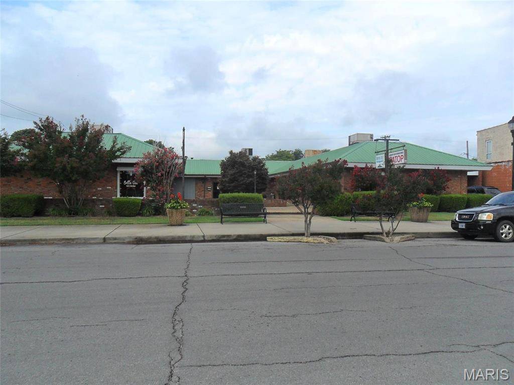 202 Main Street, New Madrid, MO 63869