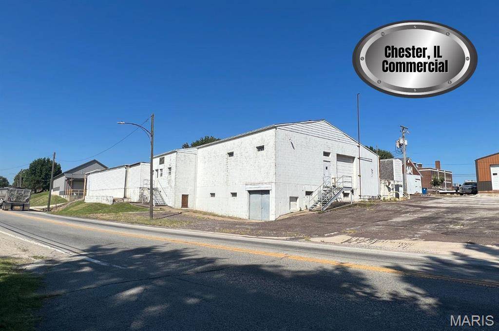 1915 State St, Chester, IL 62233