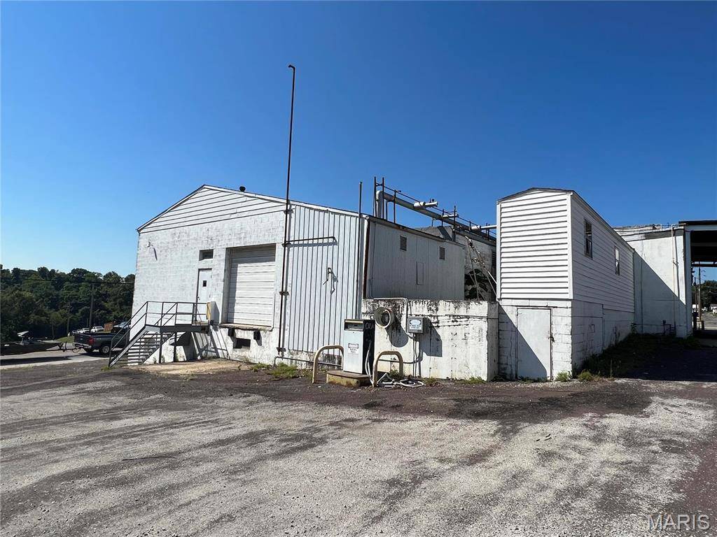 1915 State St, Chester, IL 62233