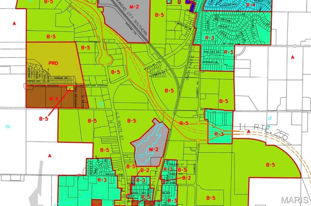 6713 Godfrey RD, Godfrey, IL 62035
